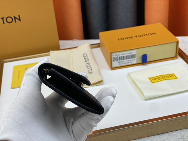 LVコピーウォレット細部ディテール